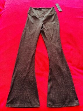Mono B Women’s Mottled Dark Grey Flared Yoga Leggings